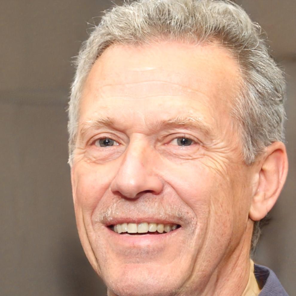 Antonio Vega, Consultor Independiente